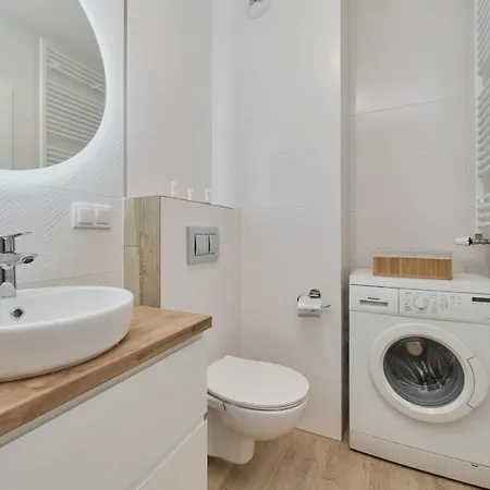 Διαμέρισμα Blue Sky With Parking & Balcony By Renters Βρότσλαβ