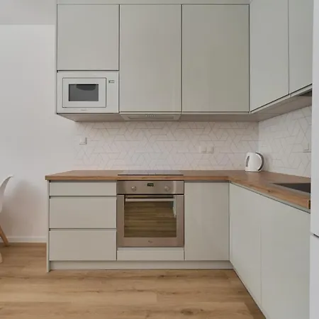 Blue Sky With Parking & Balcony By Renters Apartment Wroclaw