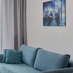Blue Sky With Parking & Balcony By Renters Lägenhet